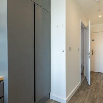 Gold En Suite - Image 6